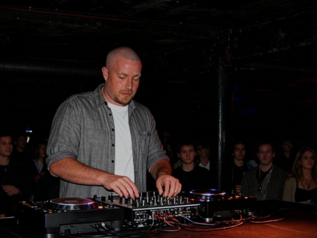 DJ KenThePartyMan South Florida nightclub performance photo 4